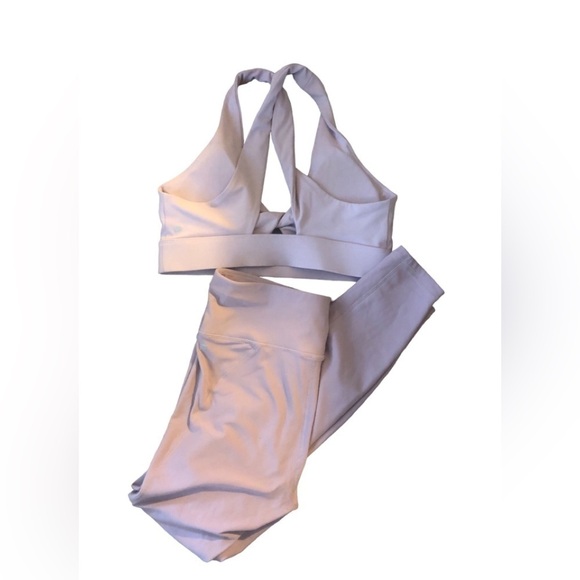 Fabletics 2PC Leggings & Sports Bra M Light Pink/Mauve Yoga Work~Out Twist Top - Picture 2 of 8
